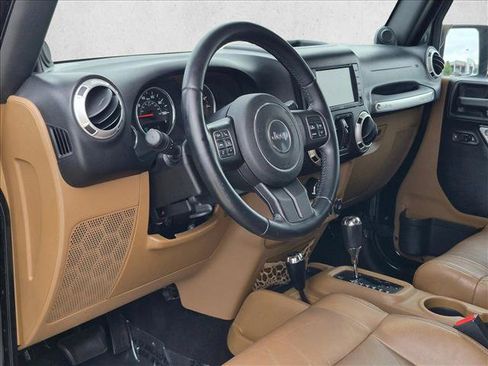 Used 2011 Jeep Wrangler Unlimited Sahara w/ Dual Top Group AWD/4WD image 10