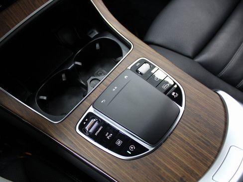 Used 2022 Mercedes-Benz GLC 300 4MATIC w/ Driver Assistance Package image 39