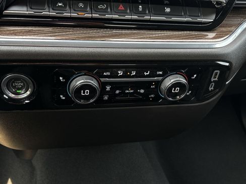 Used 2023 Chevrolet Silverado 1500 LT AWD/4WD image 21