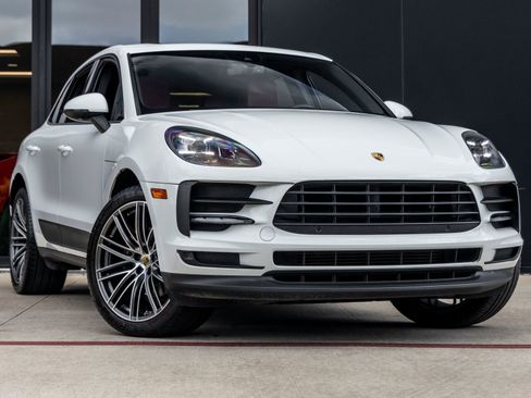Certified 2020 Porsche Macan image 6