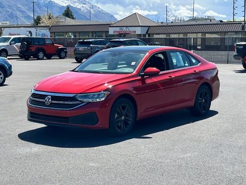 Used 2022 Volkswagen Jetta SE FWD image 9