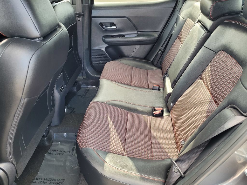 New 2026 Nissan Kicks SR w/ Illumination Package FWD image 6