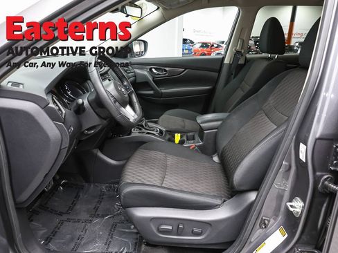 Used 2020 Nissan Rogue SV w/ Premium Package AWD/4WD image 14