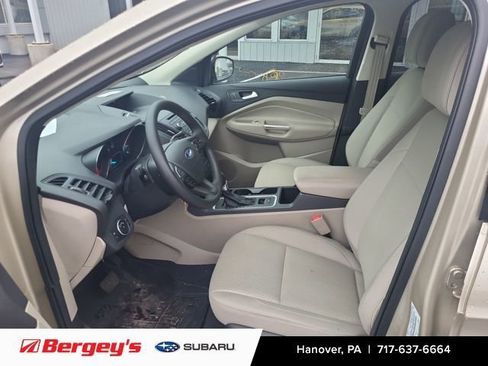 Used 2017 Ford Escape SE w/ SE Cold Weather Package image 8