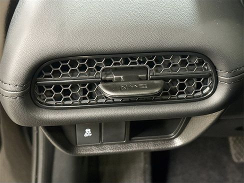 New 2026 Honda HR-V LX image 8