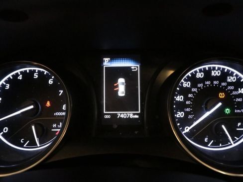 Used 2020 Toyota Camry SE w/ Audio Package image 18