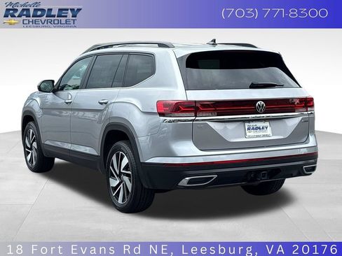 Used 2025 Volkswagen Atlas SE AWD/4WD image 3