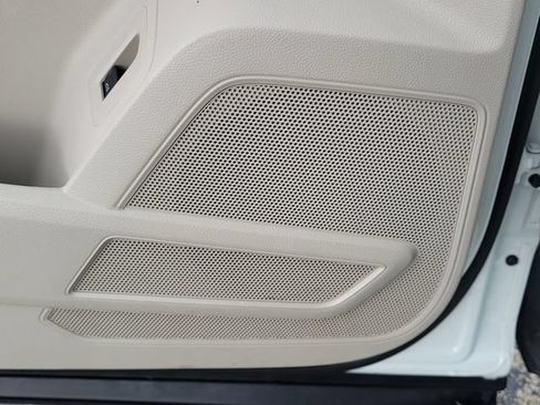 Used 2018 Volkswagen Atlas SEL FWD image 19