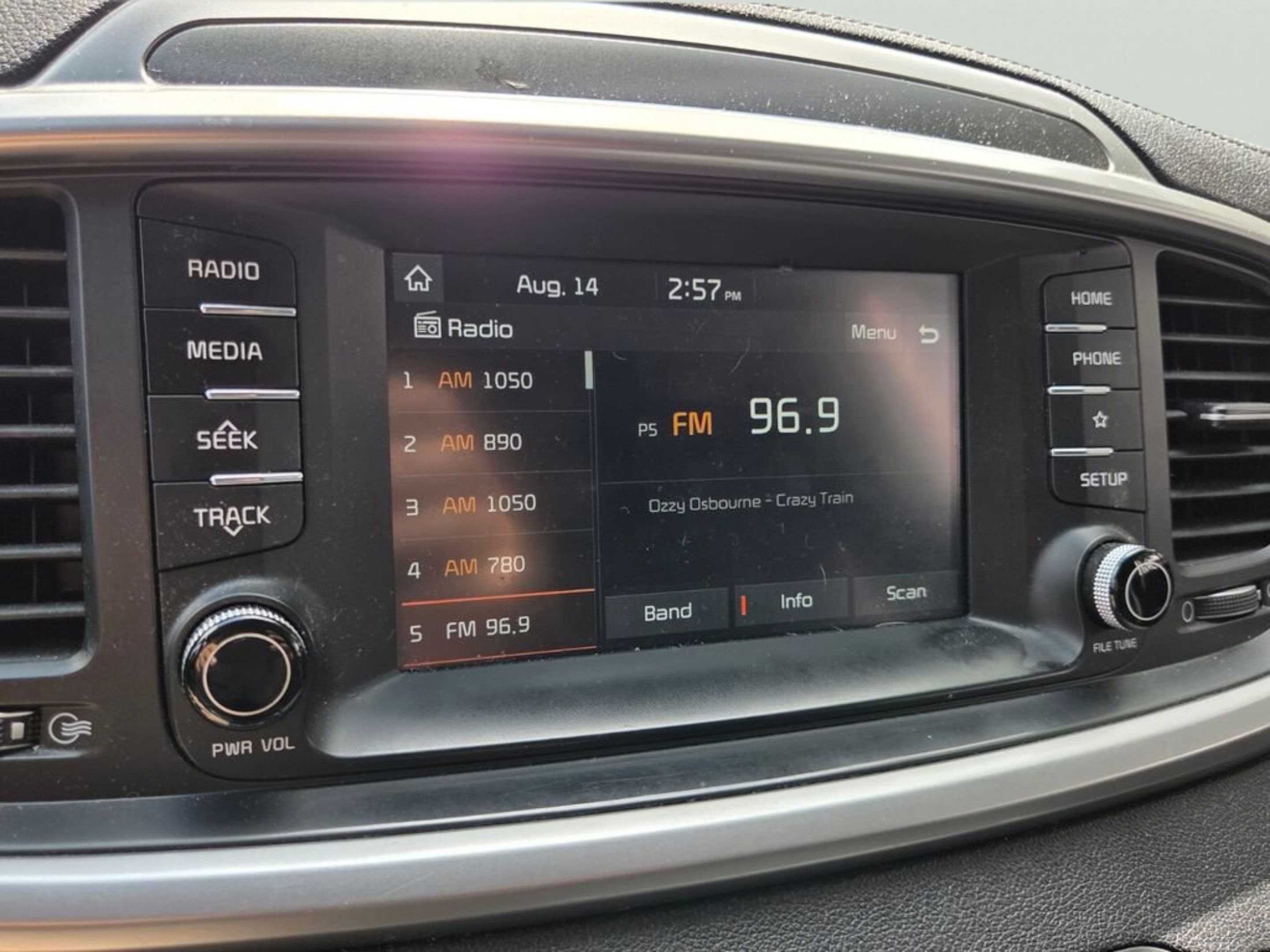 Used 2020 Kia Sorento LX w/ LX I4 Convenience Package AWD/4WD image 25