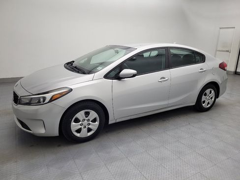 Used 2017 Kia Forte LX image 2