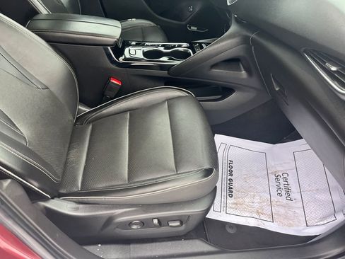 Used 2021 Buick Envision Essence image 32