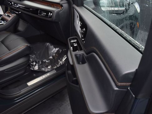 New 2025 Lincoln Aviator Black Label image 17