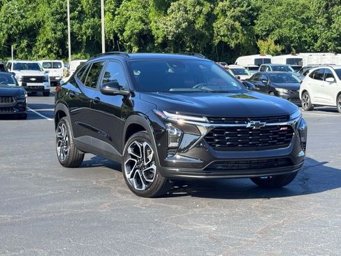 Used 2026 Chevrolet Trax RS w/ Sunroof Package FWD image 1