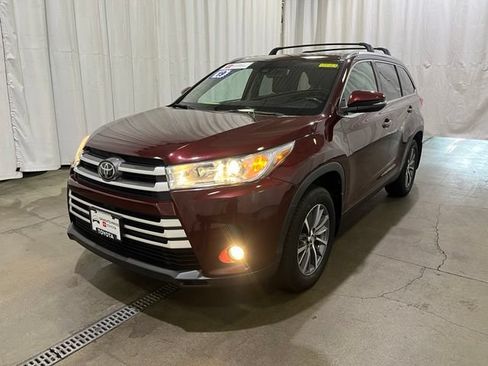 Certified 2019 Toyota Highlander XLE AWD/4WD image 8