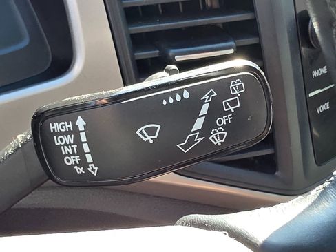 Used 2021 Volkswagen Atlas SE image 48