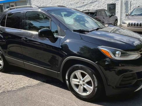 Certified 2017 Chevrolet Trax LT w/ Sun & Sound Package image 2