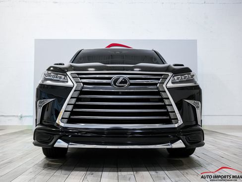 Used 2021 Lexus LX 570 4WD w/ Luxury Package image 32