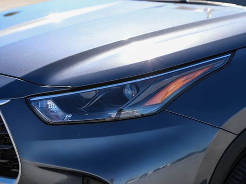 Used 2023 Toyota Highlander XLE image 8