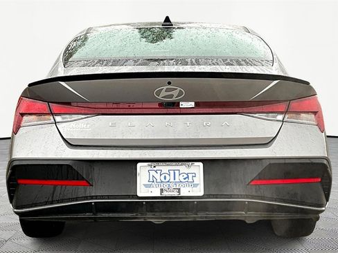 Certified 2025 Hyundai Elantra Sport image 4