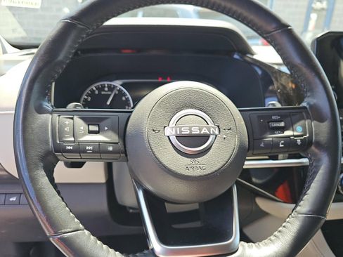 Used 2022 Nissan Pathfinder SL AWD/4WD image 8