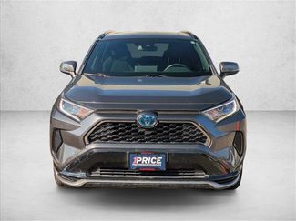 Used 2021 Toyota RAV4 SE w/ Weather & Moonroof Package video 2