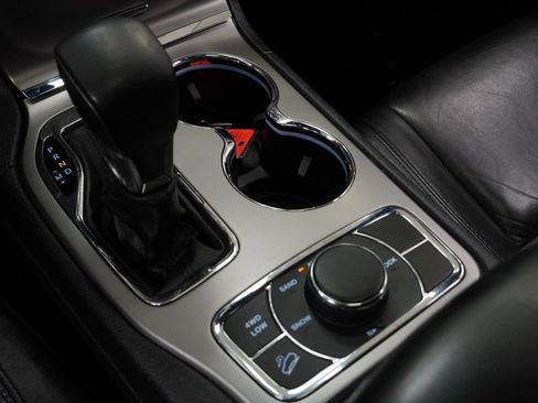 Used 2018 Jeep Grand Cherokee Limited AWD/4WD image 22