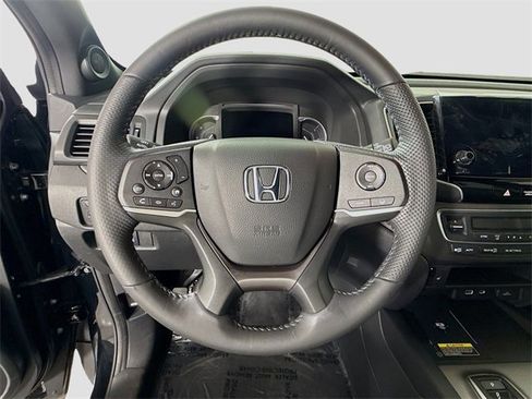 Used 2025 Honda Passport EX-L image 11