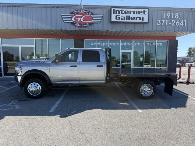 Used 2022 RAM 5500 Tradesman w/ Chrome Appearance Group AWD/4WD image 10