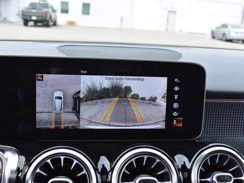 Used 2020 Mercedes-Benz GLB 250 GLB 250 image 21