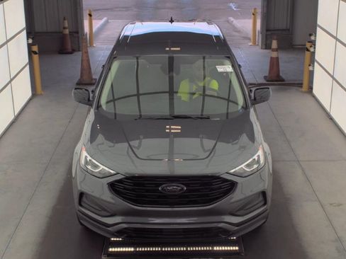 Used 2024 Ford Edge SE w/ Black Appearance Package AWD/4WD image 3