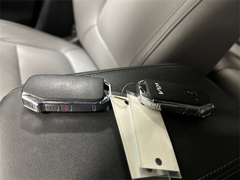 Used 2023 Kia Seltos SX image 36