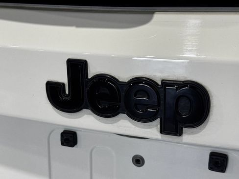 Used 2023 Jeep Renegade Altitude AWD/4WD image 33