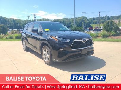 Used 2023 Toyota Highlander LE