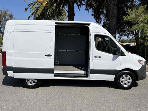 Used 2022 Mercedes-Benz Sprinter 1500 image 19