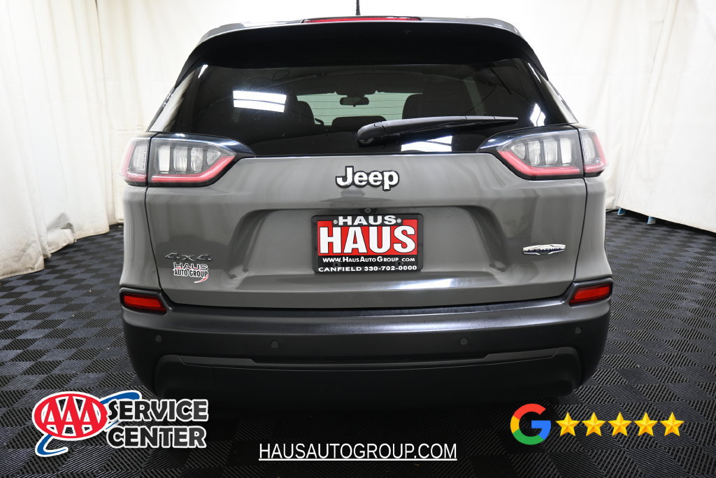 Used 2019 Jeep Cherokee Latitude Plus w/ Cold Weather Group AWD/4WD image 13