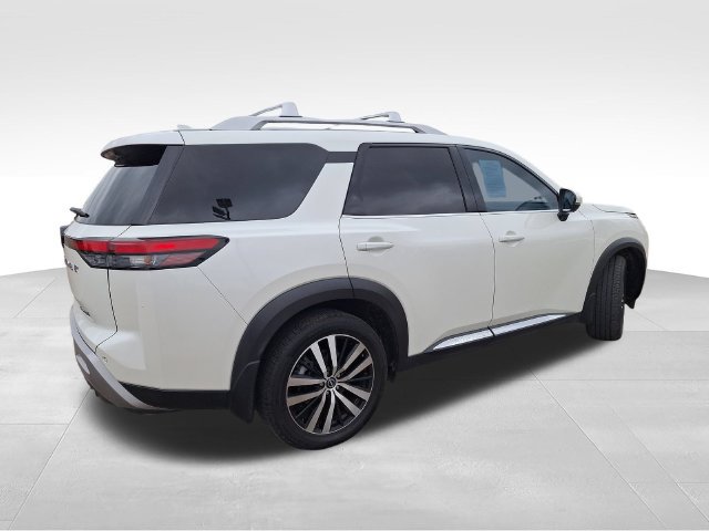 Certified 2023 Nissan Pathfinder Platinum FWD image 8
