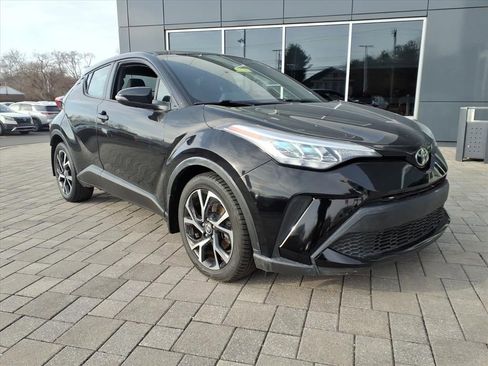 Used 2021 Toyota C-HR XLE image 1