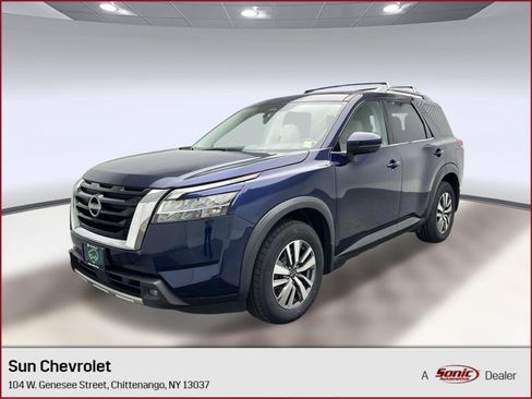 Used 2022 Nissan Pathfinder SL AWD/4WD image 1