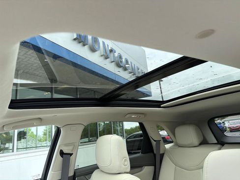 Used 2025 Cadillac XT5 Premium Luxury AWD/4WD image 28
