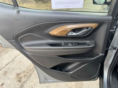 Used 2020 GMC Terrain SLE w/ Driver Convenience Package image 12