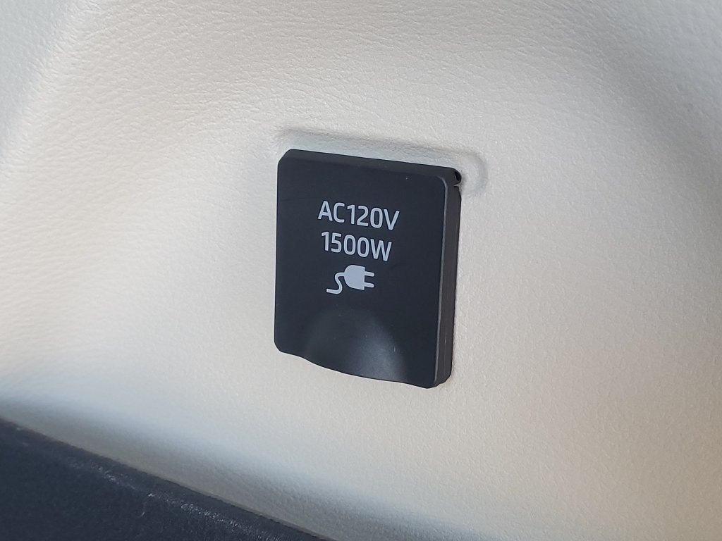 Used 2022 Toyota Sienna Platinum AWD/4WD image 38