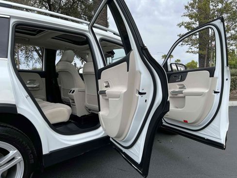 Used 2020 Mercedes-Benz GLB 250 4MATIC image 20
