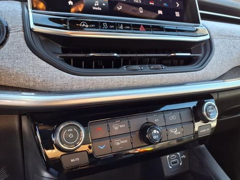 Used 2024 Jeep Compass Latitude image 7