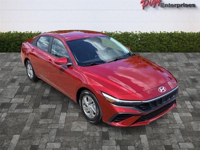 Used 2026 Hyundai Elantra SE FWD image 8