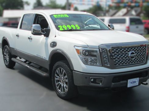 Used 2019 Nissan Titan Platinum Reserve w/ Platinum Utility Package AWD/4WD image 1