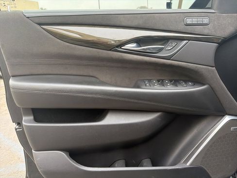 Used 2019 Cadillac Escalade Platinum image 8