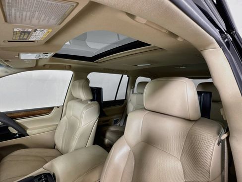 Used 2016 Lexus LX 570 4WD w/ Luxury Package image 23