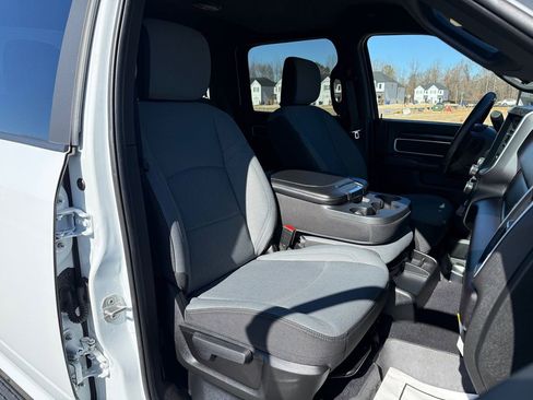 Used 2024 RAM 2500 Big Horn image 17