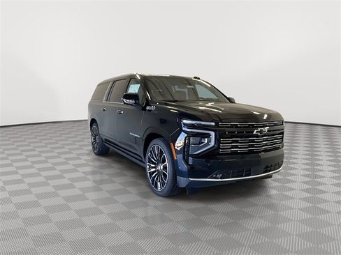 New 2026 Chevrolet Suburban High Country image 13