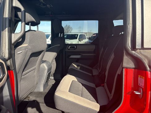 Used 2022 Ford Bronco Wildtrak image 7